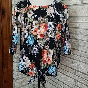 3/4 sleeve tie front top.